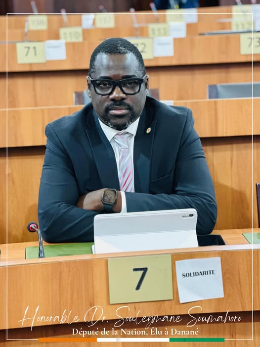 Réunion de la Commission des affaires économiques et financières (CAEF) de l’Assemblée nationale de Côte d’Ivoire, consacrée à l’examen de projets de loi relatifs au foncier rural et à certaines filières agricoles