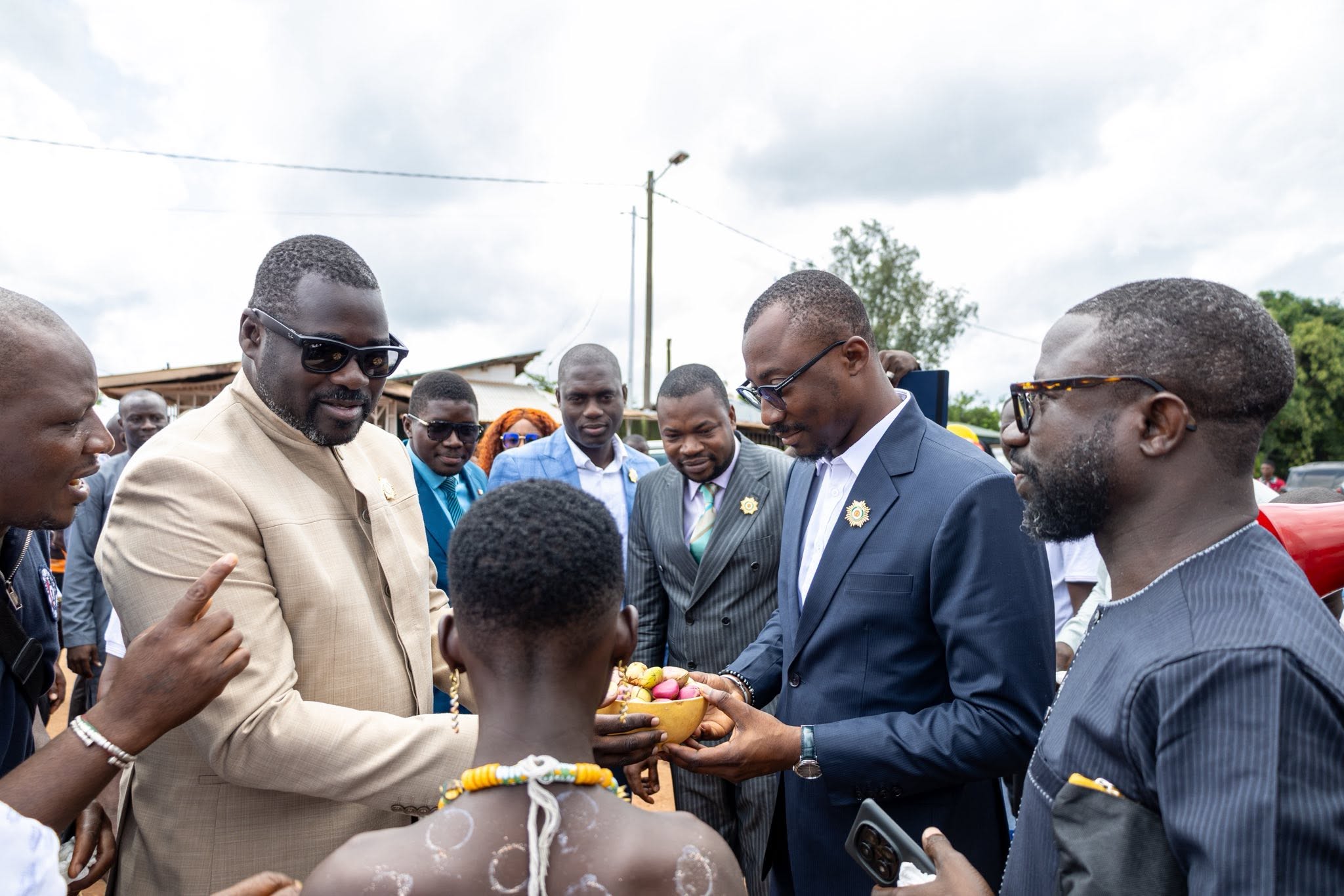 « 5 mois de mandat : Merci » : le député Souleymane Soumahoro à la rencontre des populations de Danané